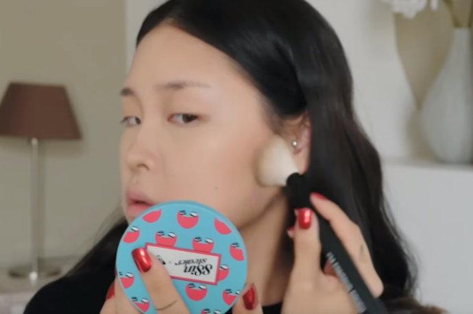欧美妆容教程-第22张图片-古都长安汉服妆造体验馆