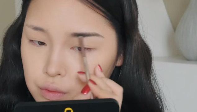 欧美妆容教程-第24张图片-古都长安汉服妆造体验馆