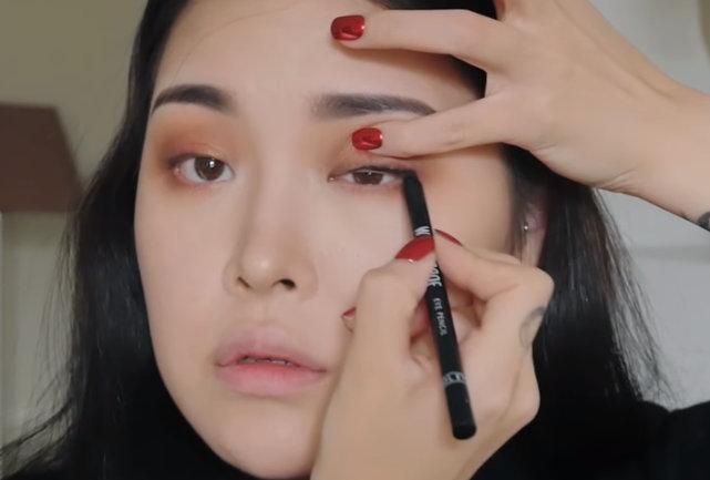 欧美妆容教程-第44张图片-古都长安汉服妆造体验馆
