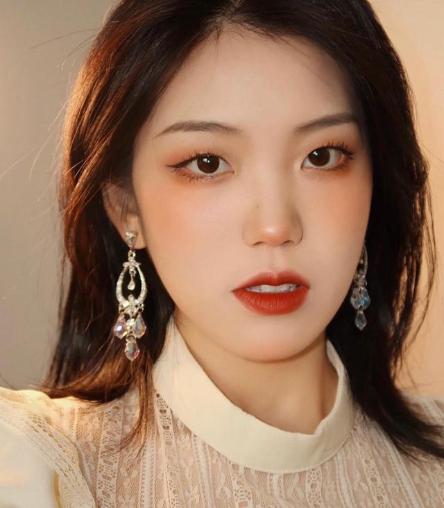单眼皮的妆容-第8张图片-古都长安汉服妆造体验馆