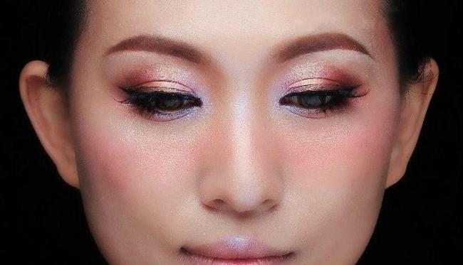 吸血鬼的妆容-第7张图片-古都长安汉服妆造体验馆