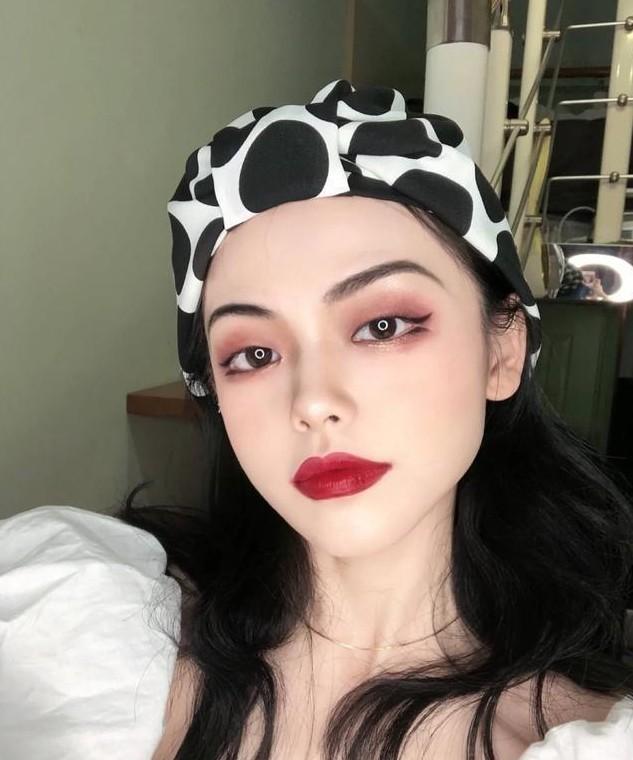 法式妆容特点-第8张图片-古都长安汉服妆造 法式妆容特点-第8张图片-古都长安汉服妆造