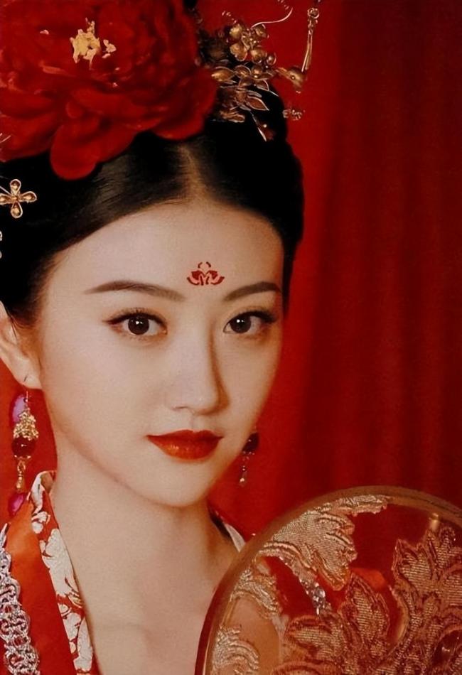 中国风妆容特点-第5张图片-古都长安汉服妆造体验馆
