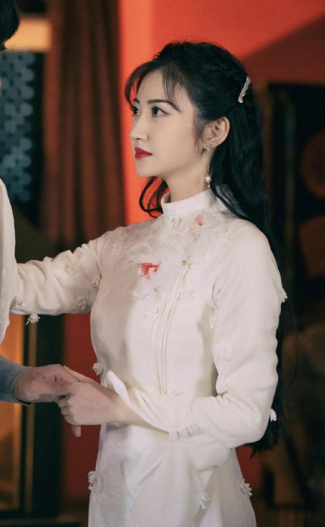 旗袍妆容特点-第7张图片-古都长安汉服妆造体验馆