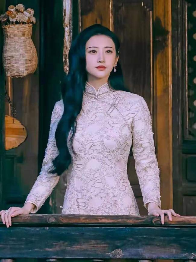 旗袍妆容特点-第6张图片-古都长安汉服妆造体验馆
