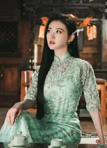 旗袍妆容特点-第8张图片-古都长安汉服妆造体验馆