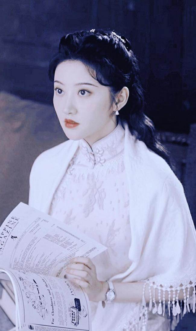 旗袍妆容特点-第10张图片-古都长安汉服妆造体验馆