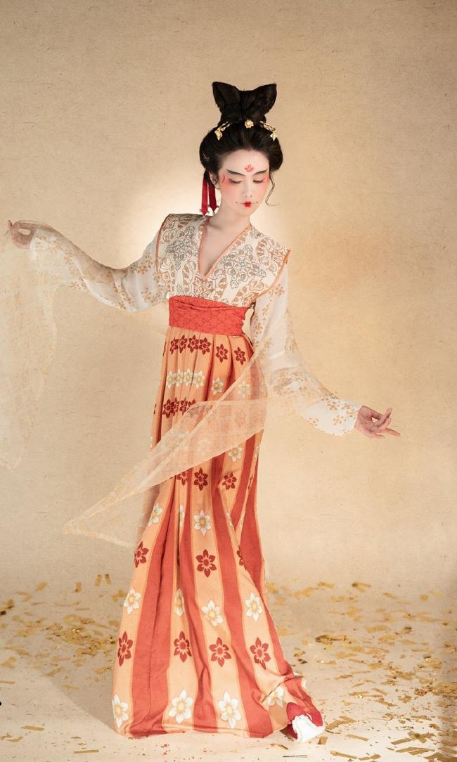 唐朝妆容特点-第6张图片-古都长安汉服妆造体验馆