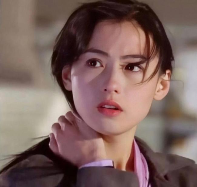 港风妆容特点-第5张图片-古都长安汉服妆造 港风妆容特点-第5张图片-古都长安汉服妆造