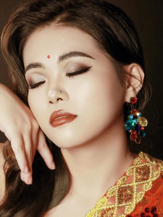 印度妆容特点-第1张图片-古都长安汉服妆造 印度妆容特点-第1张图片-古都长安汉服妆造