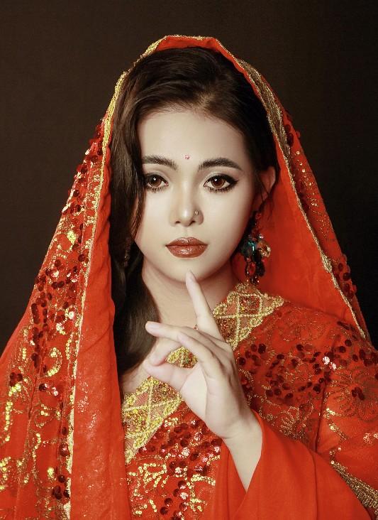 印度妆容特点-第2张图片-古都长安汉服妆造 印度妆容特点-第2张图片-古都长安汉服妆造