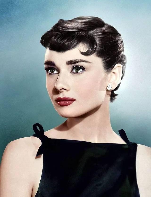 赫本妆容特点-第2张图片-古都长安汉服妆造 赫本妆容特点-第2张图片-古都长安汉服妆造