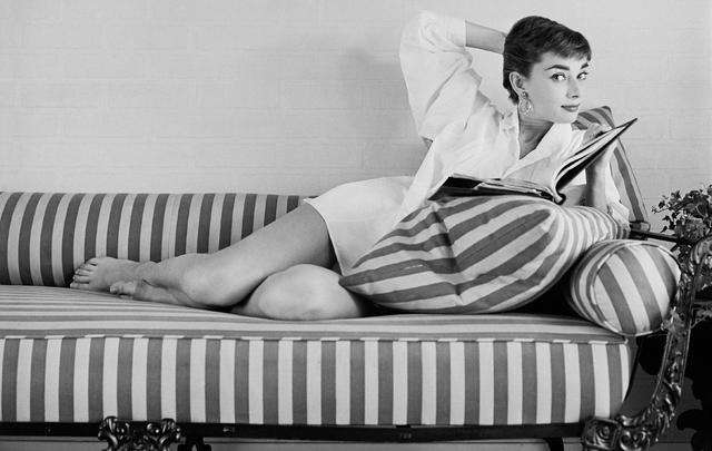 赫本妆容特点-第14张图片-古都长安汉服妆造 赫本妆容特点-第14张图片-古都长安汉服妆造