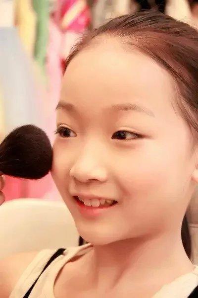 儿童舞台妆-第9张图片-古都长安汉服妆造体验馆