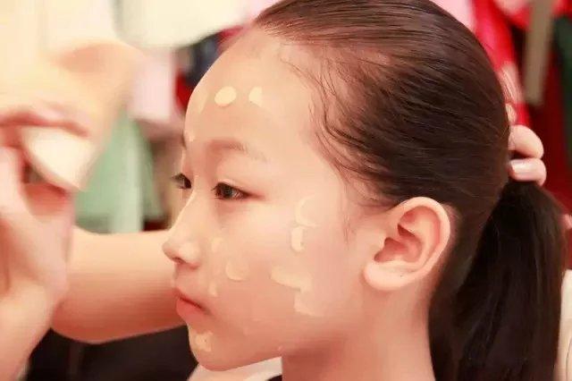 儿童舞台妆-第11张图片-古都长安汉服妆造体验馆