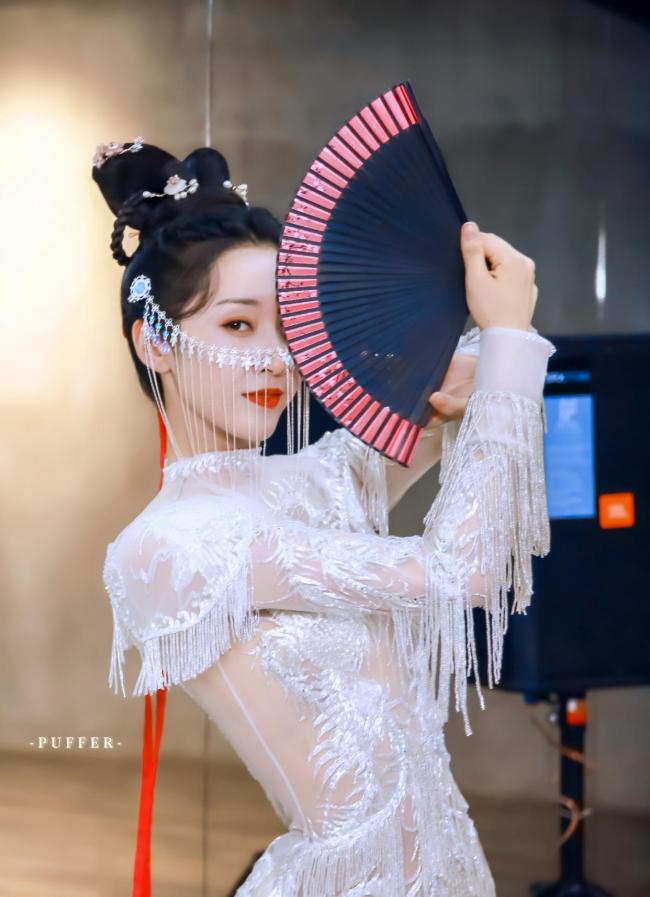汉服舞台妆-第1张图片-古都长安汉服妆造体验馆 汉服舞台妆-第1张图片-古都长安汉服妆造体验馆