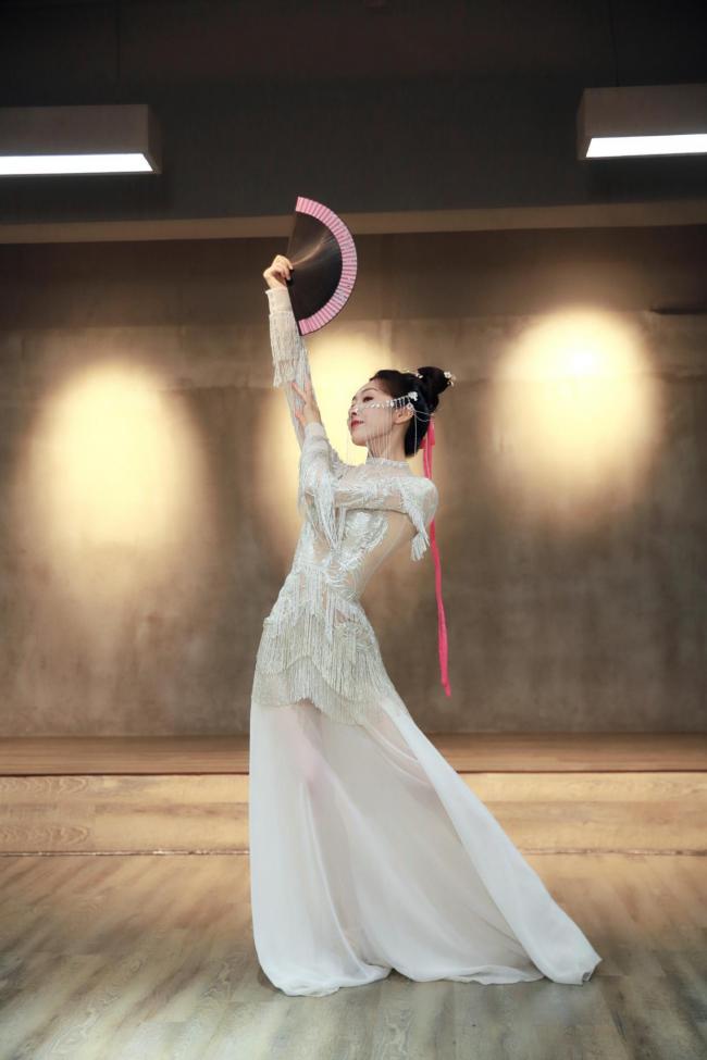 汉服舞台妆-第11张图片-古都长安汉服妆造体验馆 汉服舞台妆-第11张图片-古都长安汉服妆造体验馆