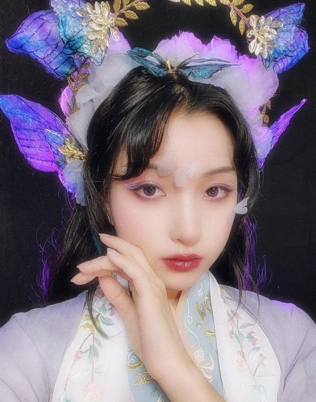 女生舞台妆蝴蝶-第8张图片-古都长安汉服妆造体验馆