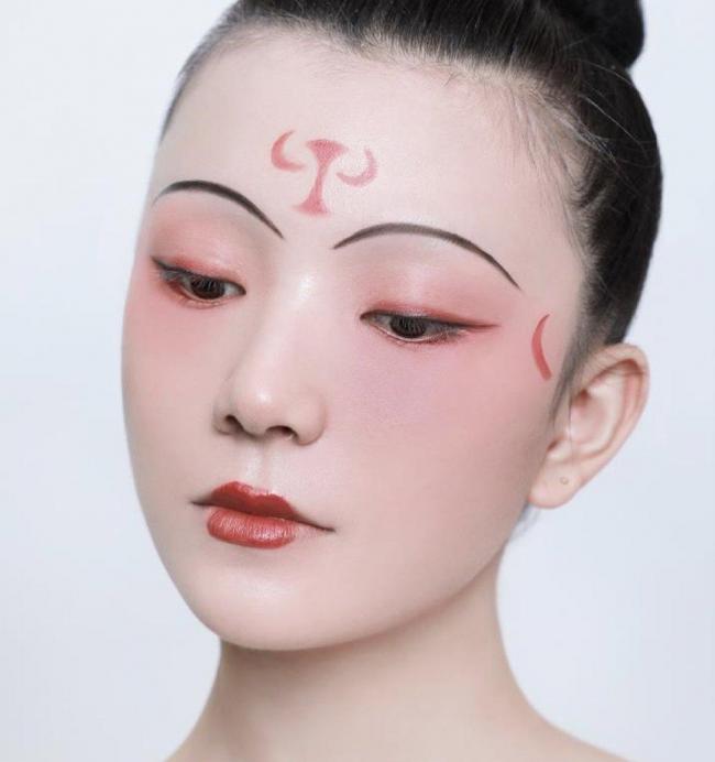 唐朝桃花妆-第5张图片-古都长安汉服妆造体验馆