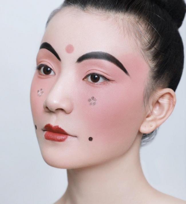 唐朝桃花妆-第9张图片-古都长安汉服妆造体验馆