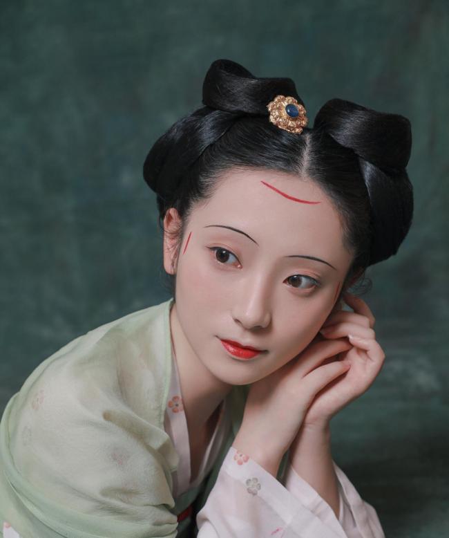 唐朝桃花妆-第15张图片-古都长安汉服妆造体验馆