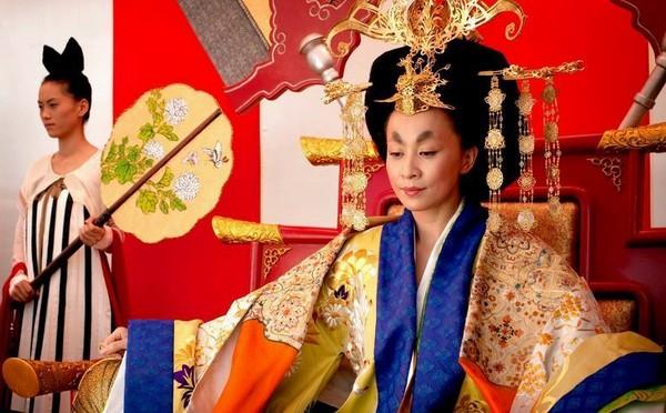 唐朝桃花妆-第17张图片-古都长安汉服妆造体验馆
