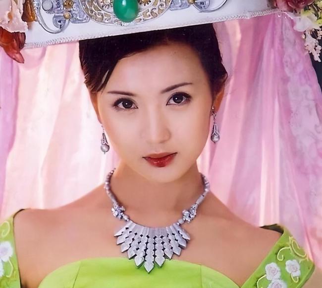 复古桃花妆-第10张图片-古都长安汉服妆造体验馆