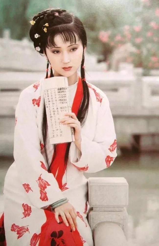 胭脂古法桃花妆-第14张图片-古都长安汉服妆造体验馆