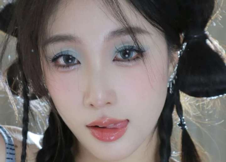 辣妹妆画法-第7张图片-古都长安汉服妆造体验馆