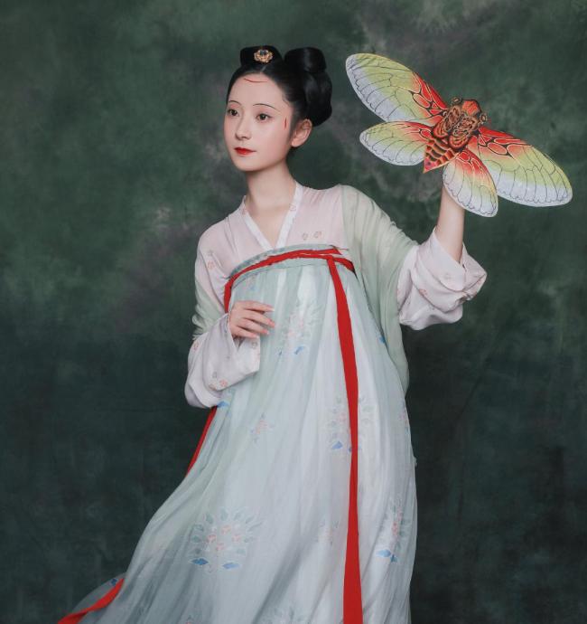 唐朝妆面-第7张图片-古都长安汉服妆造体验馆