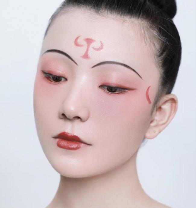 唐朝妆面-第14张图片-古都长安汉服妆造体验馆