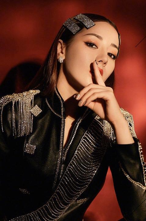 烟熏妆图片-第6张图片-古都长安汉服妆造体验馆
