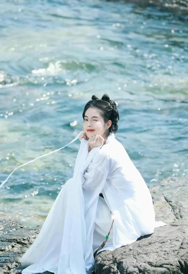汉服妆图片-第2张图片-古都长安汉服妆造体验馆