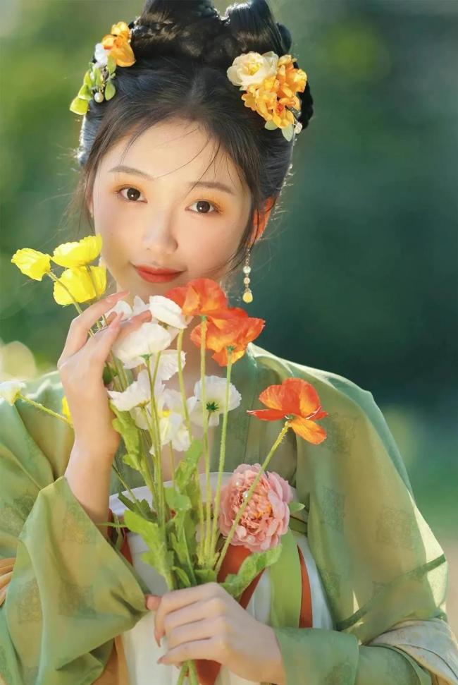 汉服妆图片-第10张图片-古都长安汉服妆造体验馆