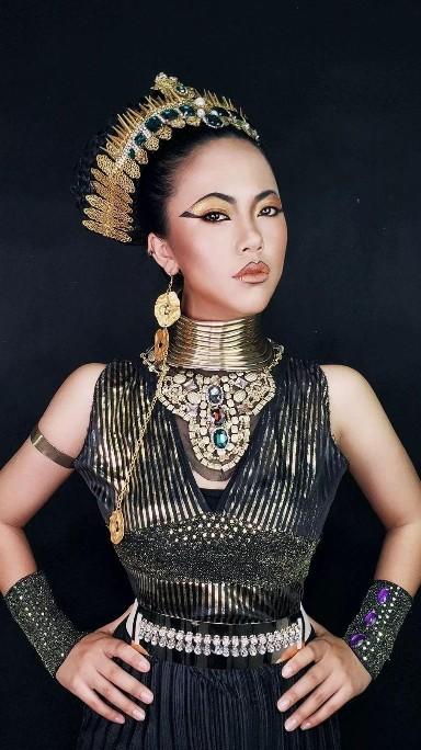艳后妆面-第1张图片-古都长安汉服妆造体验馆
