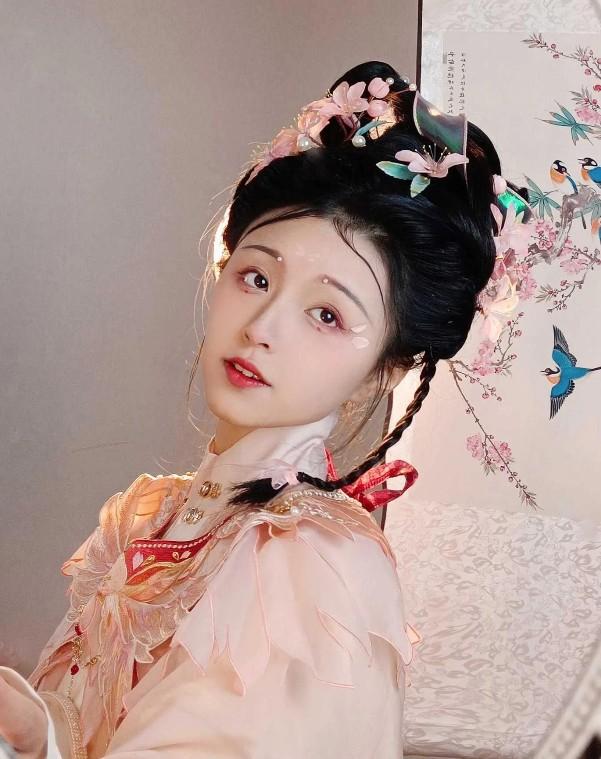 汉服妆图片-第22张图片-古都长安汉服妆造体验馆