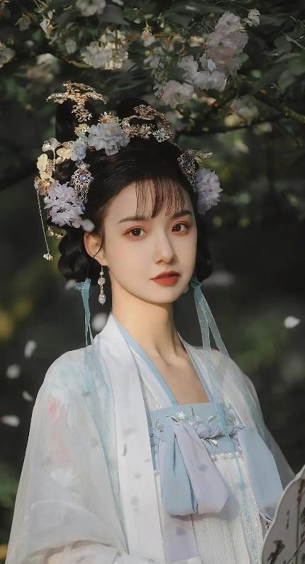汉服妆图片-第25张图片-古都长安汉服妆造体验馆