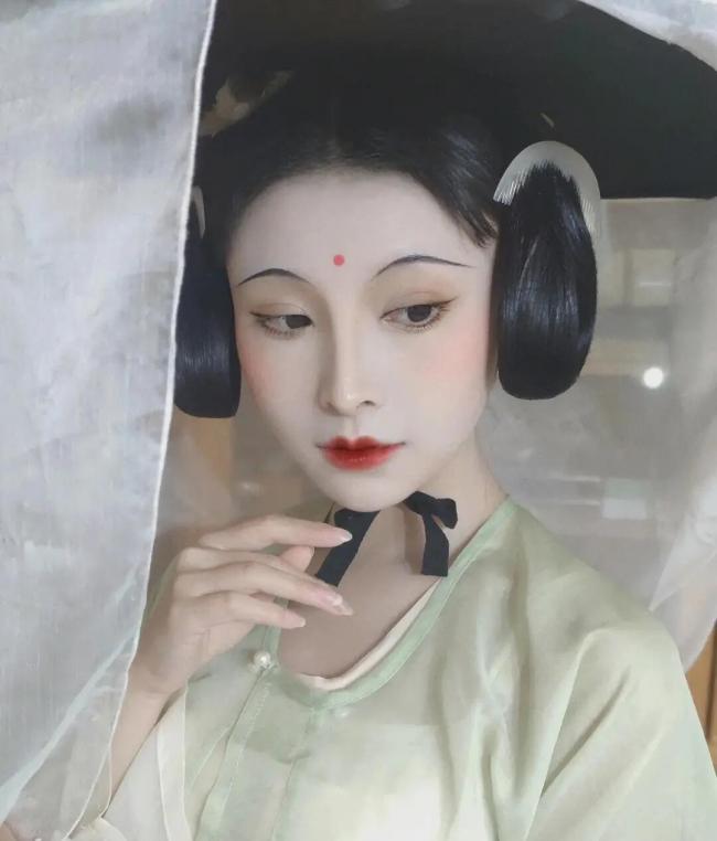汉服妆造-第4张图片-古都长安汉服妆造体验馆 汉服妆造-第4张图片-古都长安汉服妆造体验馆
