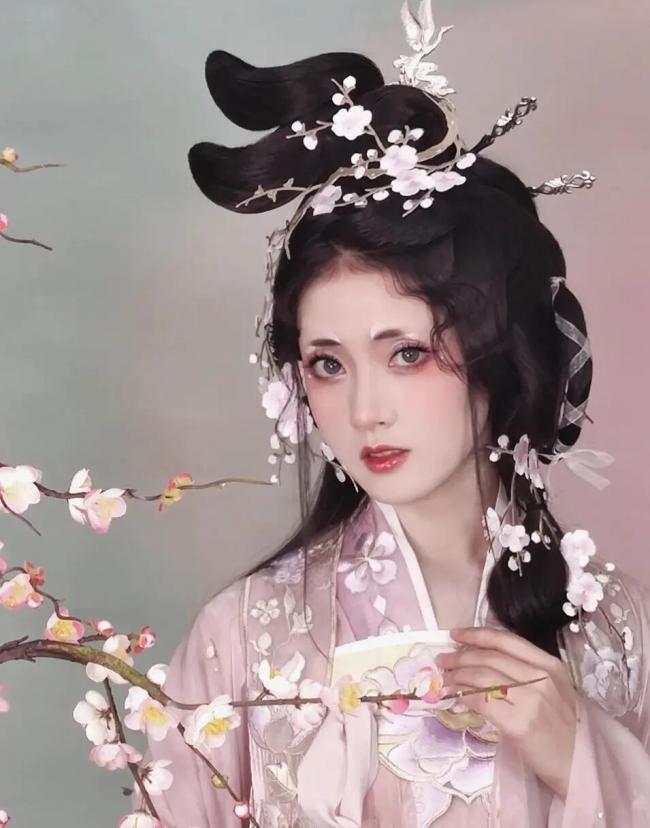 汉服妆造-第8张图片-古都长安汉服妆造体验馆 汉服妆造-第8张图片-古都长安汉服妆造体验馆