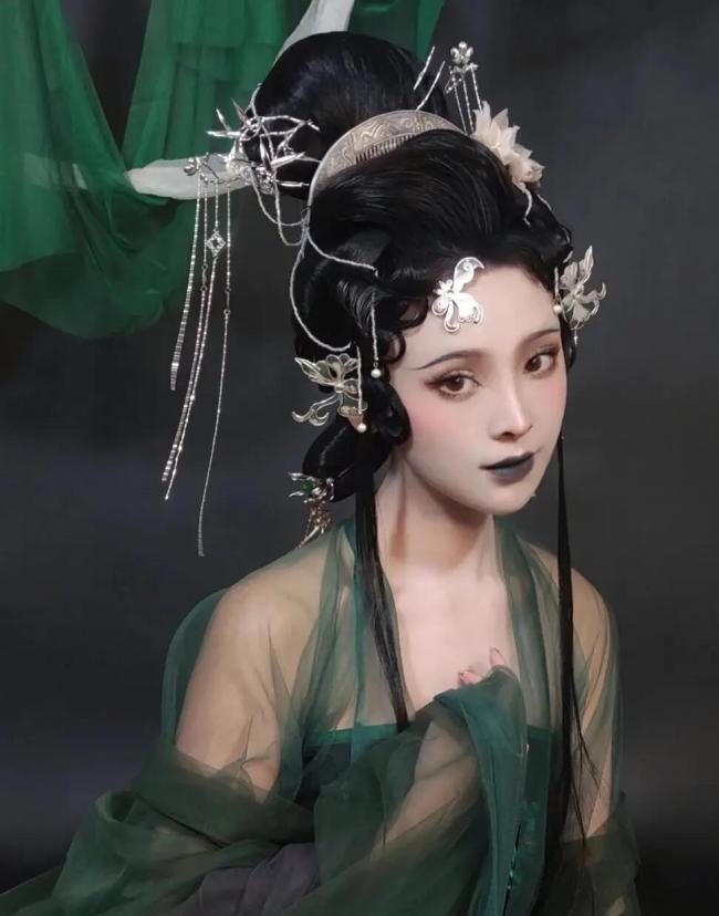 汉服妆造-第7张图片-古都长安汉服妆造体验馆 汉服妆造-第7张图片-古都长安汉服妆造体验馆