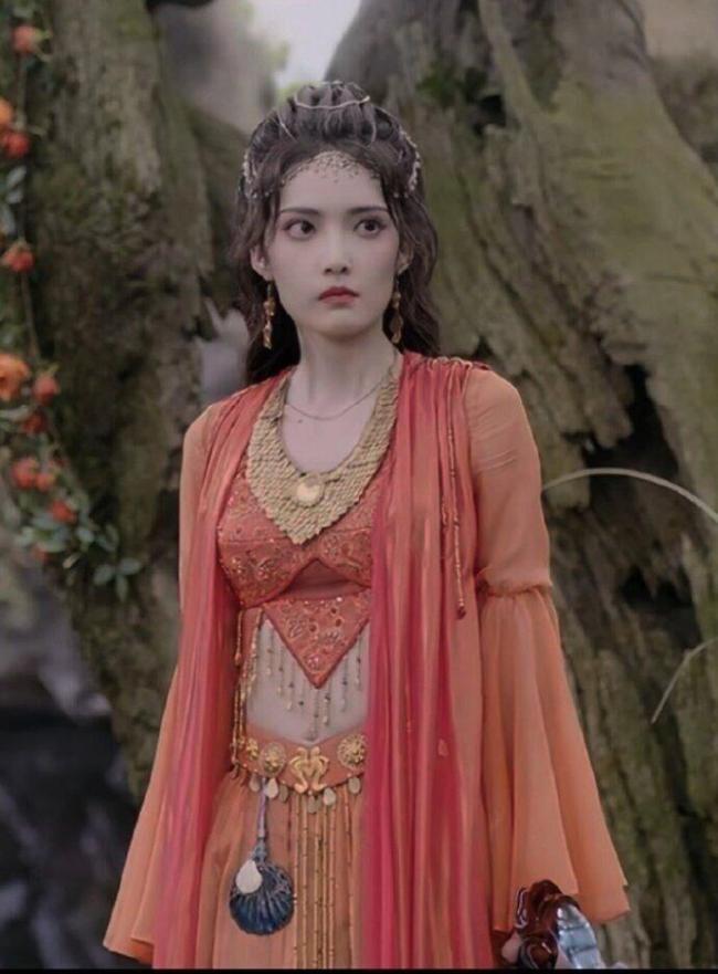 异域风情妆造-第7张图片-古都长安汉服妆造体验馆