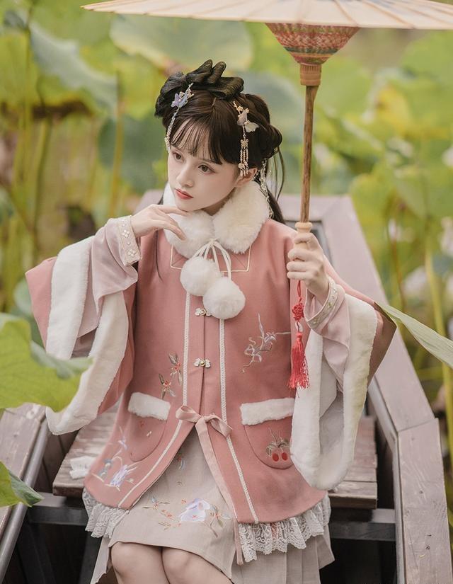 汉元素妆造-第2张图片-古都长安汉服妆造体验馆