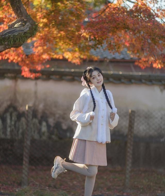 汉元素妆造-第6张图片-古都长安汉服妆造体验馆