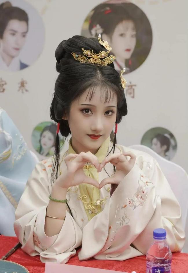 中式服装妆造-第1张图片-古都长安汉服妆造体验馆 中式服装妆造-第1张图片-古都长安汉服妆造体验馆