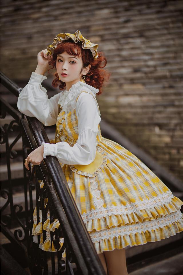 洛丽塔服饰妆造-第1张图片-古都长安汉服妆造体验馆