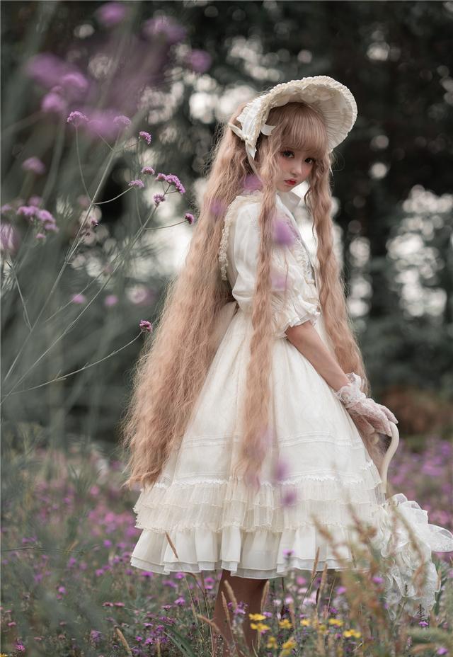 洛丽塔服饰妆造-第6张图片-古都长安汉服妆造体验馆
