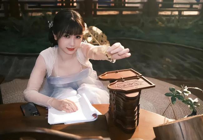 齐胸襦裙妆造-第2张图片-古都长安汉服妆造体验馆