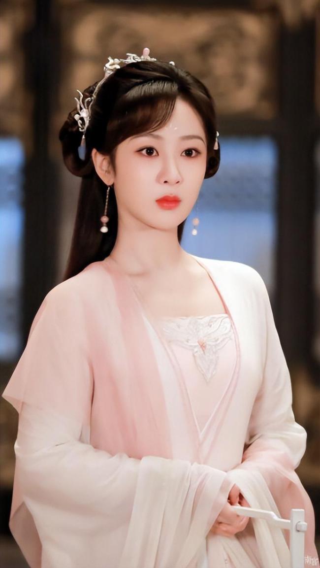 齐胸襦裙妆造-第4张图片-古都长安汉服妆造体验馆