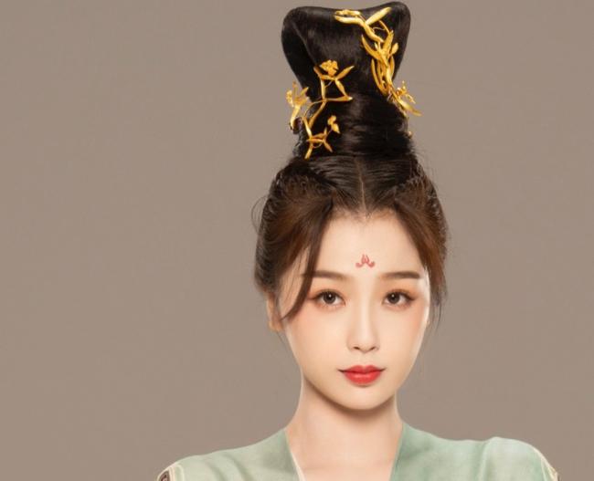齐胸襦裙妆造-第9张图片-古都长安汉服妆造体验馆