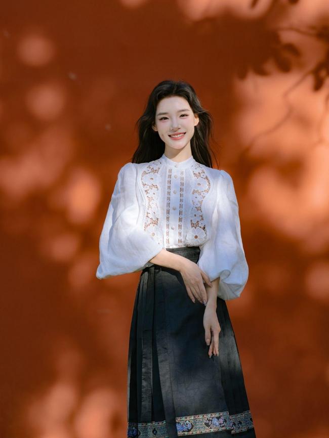 好看的拍照姿势-第18张图片-古都长安汉服妆造体验馆